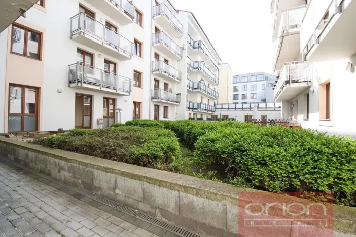 Pronájem bytu 1+kk, Praha - Žižkov, Husitská, 48 m2