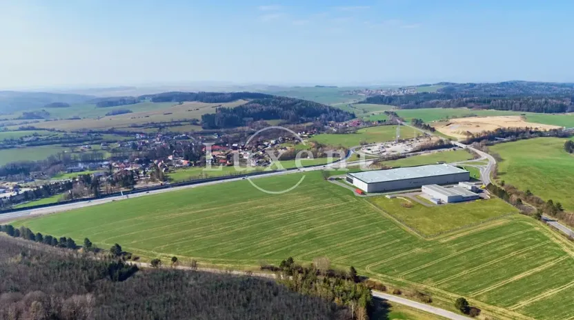 Pronájem skladu, Ostředek, 12893 m2