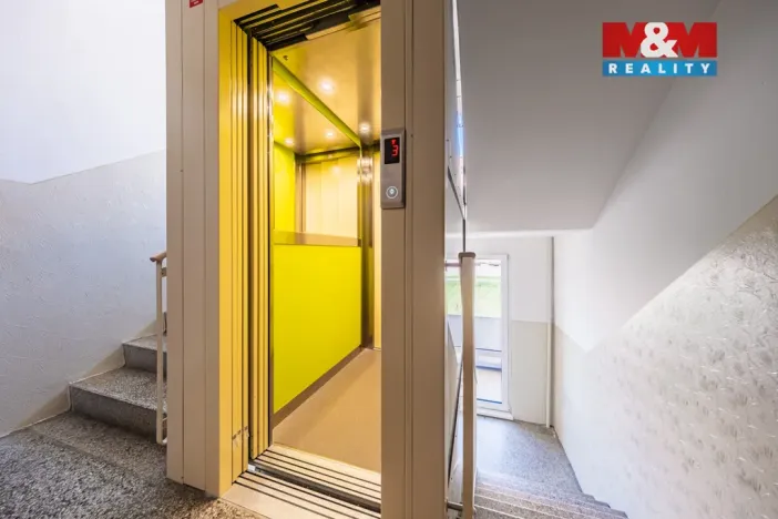 Prodej bytu 2+1, Chomutov, Skalková, 61 m2