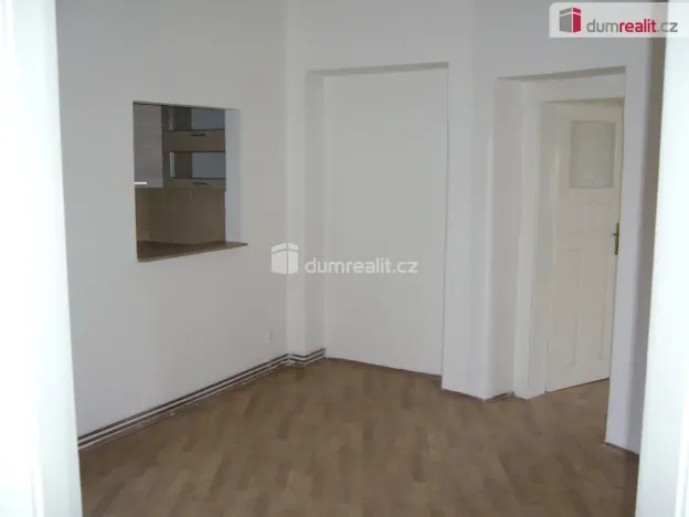 Pronájem bytu 3+1, Děčín - Děčín IV-Podmokly, Revoluční nám., 98 m2