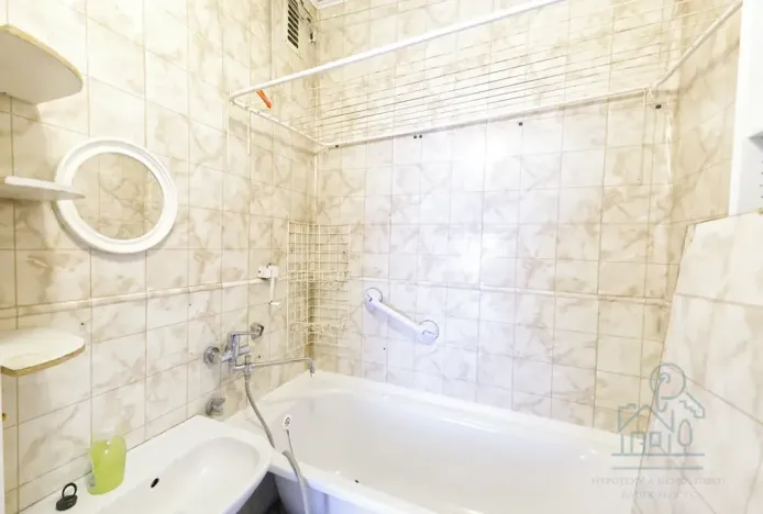 Prodej bytu 3+1, Ostrov, Severní, 68 m2