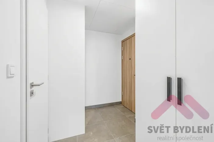 Prodej bytu 1+kk, Praha - Modřany, Komořanská, 37 m2