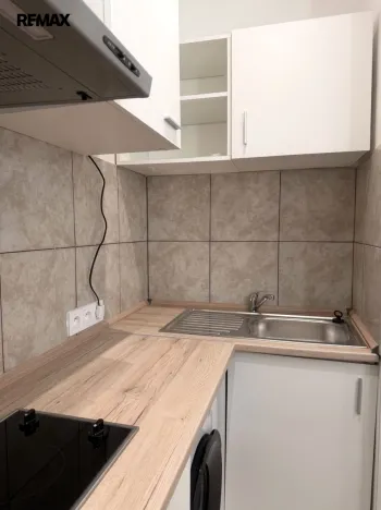 Pronájem bytu 1+kk, Karlovy Vary, Sokolovská, 24 m2