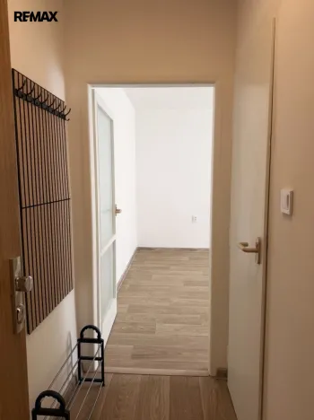 Pronájem bytu 1+kk, Karlovy Vary, Sokolovská, 24 m2