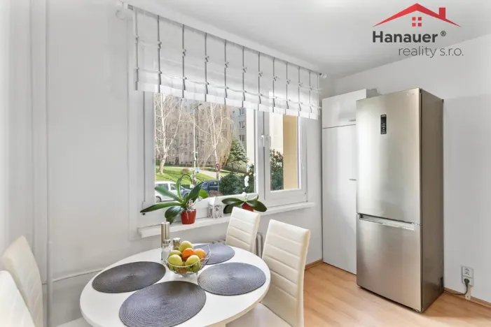 Prodej bytu 3+1, Mojžíř, Jindřicha Plachty, 81 m2