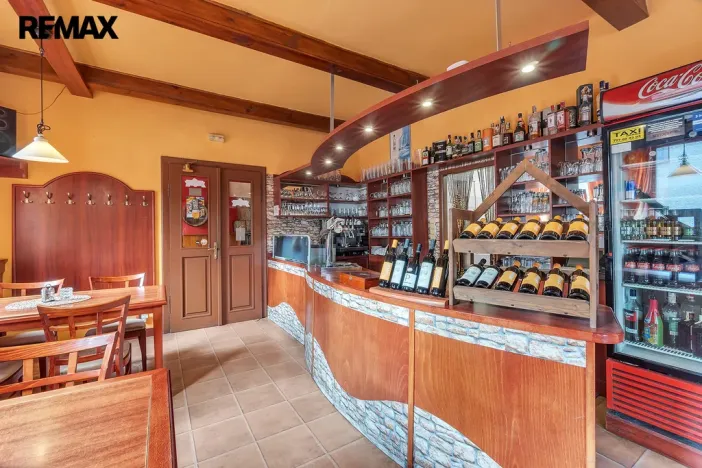 Pronájem restaurace, Hořice, Čechova, 340 m2