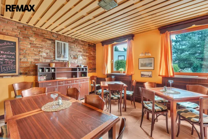 Pronájem restaurace, Hořice, Čechova, 340 m2