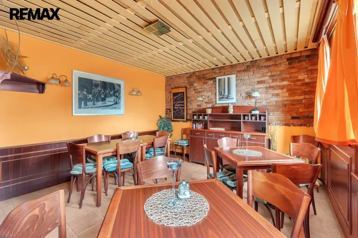 Pronájem restaurace, Hořice, Čechova, 340 m2