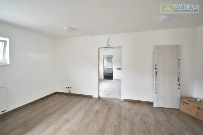 Pronájem obchodního prostoru, Týnec nad Sázavou, K Lesíku, 108 m2