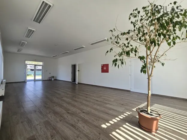 Pronájem obchodního prostoru, Týnec nad Sázavou, K Lesíku, 108 m2