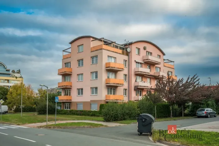 Prodej bytu 1+kk, Hradec Králové - Třebeš, Zborovská, 32 m2