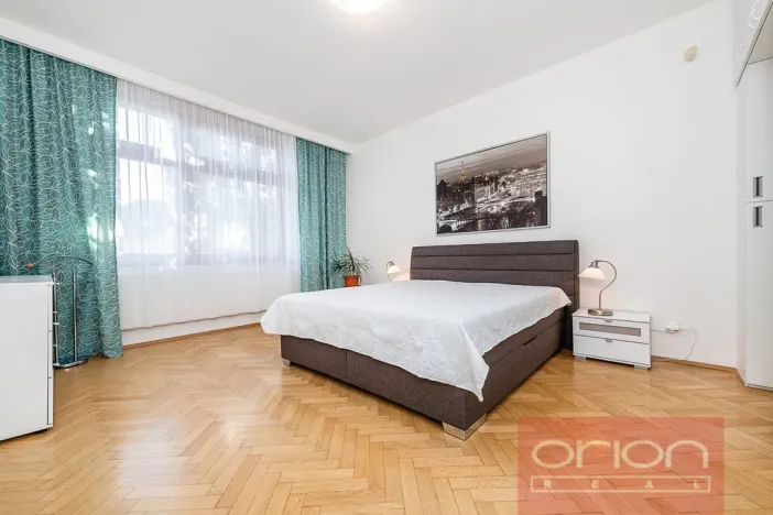 Pronájem bytu 4+1, Praha - Dejvice, Na viničních horách, 152 m2