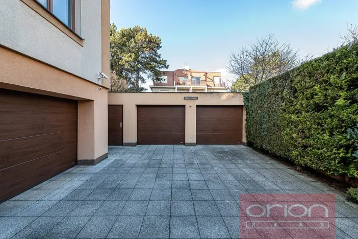 Pronájem bytu 4+1, Praha - Dejvice, Na viničních horách, 152 m2