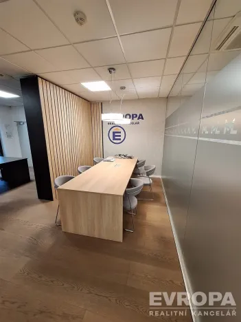 Pronájem kanceláře, Pardubice - Zelené Předměstí, třída Míru, 16 m2