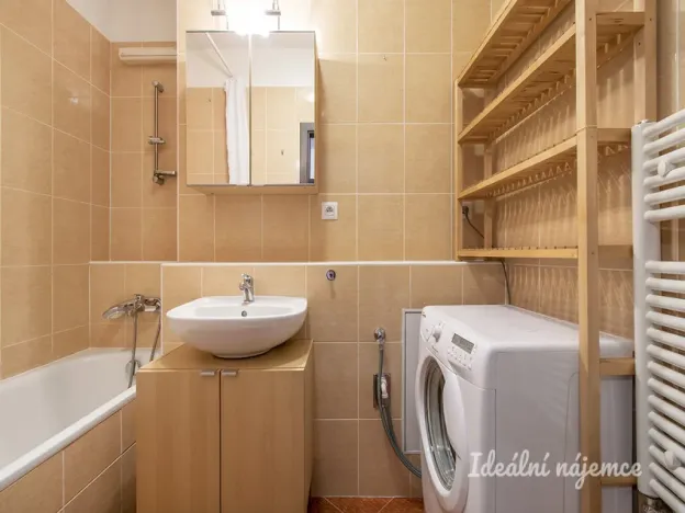 Pronájem bytu 3+kk, Praha - Vysočany, Pod Harfou, 71 m2