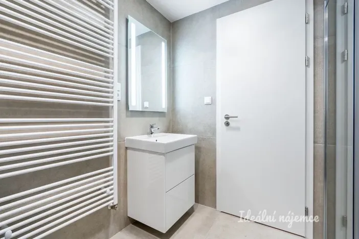 Pronájem bytu 1+kk, Praha - Hloubětín, Poděbradská, 40 m2