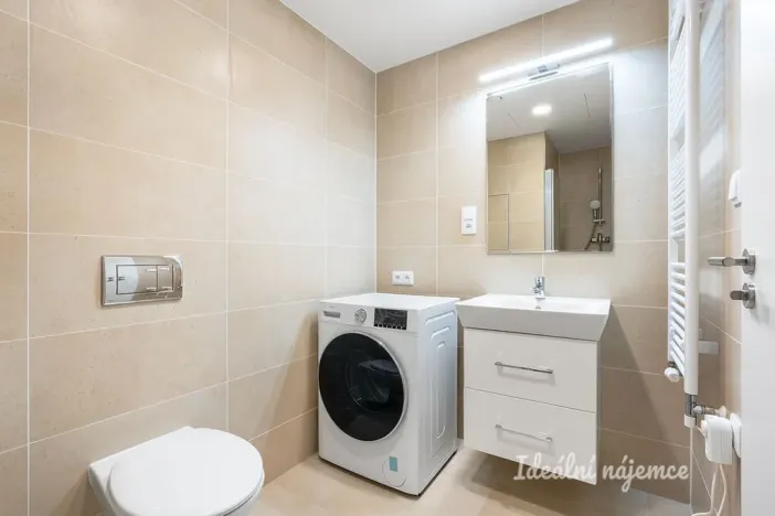 Pronájem bytu 1+kk, Praha - Hloubětín, Poděbradská, 32 m2