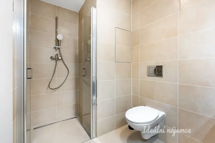 Pronájem bytu 1+kk, Praha - Hloubětín, Poděbradská, 32 m2