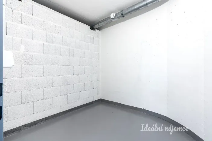 Pronájem bytu 1+kk, Praha - Hloubětín, Poděbradská, 32 m2