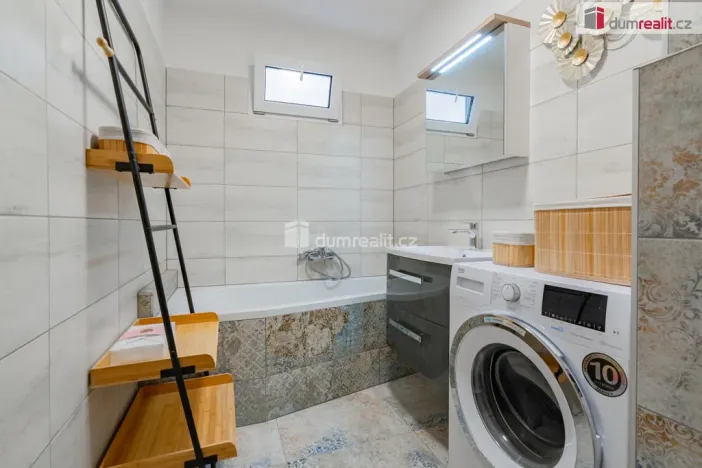 Pronájem bytu 3+1, Český Krumlov - Plešivec, Sídliště Plešivec, 78 m2