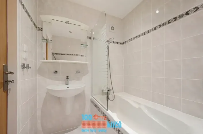 Pronájem bytu 3+1, Praha - Řepy, Laudova, 75 m2