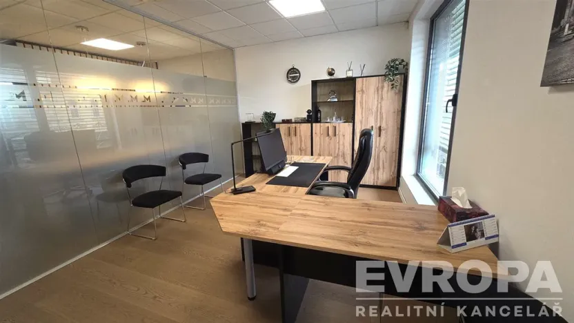 Pronájem kanceláře, Pardubice - Zelené Předměstí, třída Míru, 17 m2