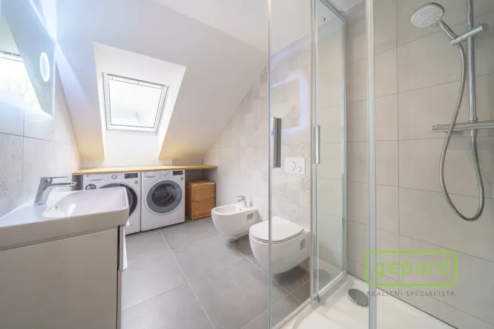 Prodej bytu 3+1, Karlovy Vary, Šumavská, 99 m2