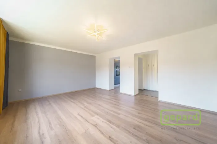 Prodej bytu 3+1, Karlovy Vary, Šumavská, 99 m2