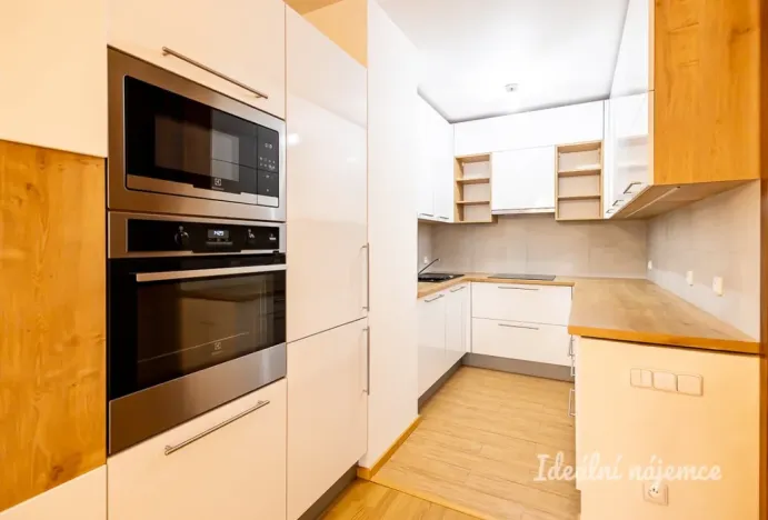 Pronájem bytu 3+kk, Praha - Veleslavín, Adamova, 84 m2