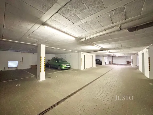 Pronájem garážového stání, Frýdek-Místek, Malý Koloredov, 16 m2