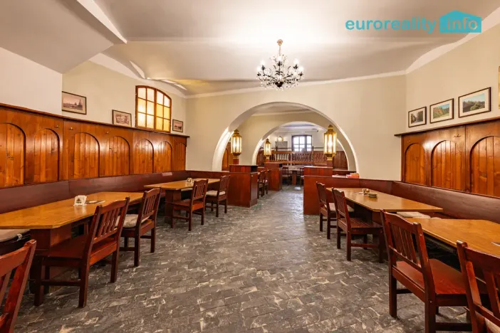 Pronájem restaurace, Mariánské Lázně, Hlavní třída, 120 m2