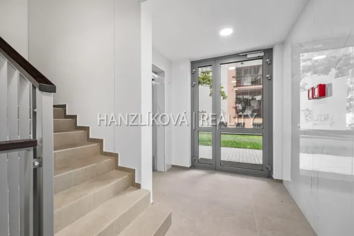 Pronájem bytu 1+kk, České Budějovice, Hálkova, 24 m2