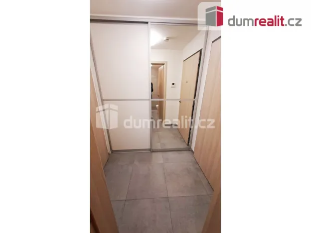 Pronájem bytu 1+kk, Praha - Veleslavín, Adamova, 31 m2
