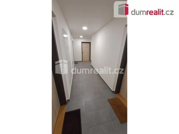 Pronájem bytu 1+kk, Praha - Veleslavín, Adamova, 31 m2