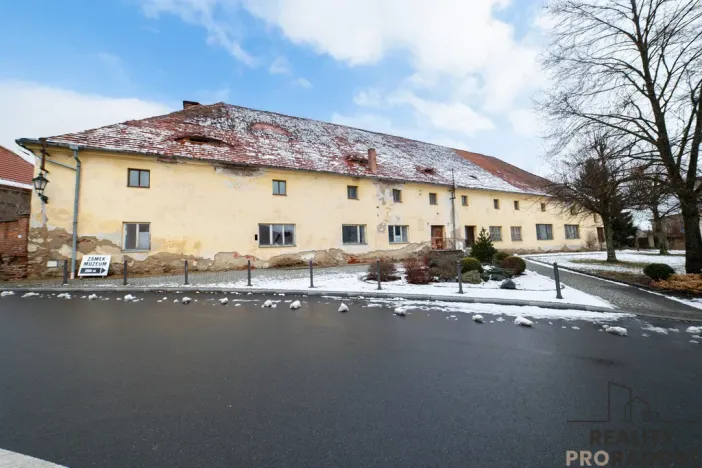 Prodej obchodního prostoru, Chudenice, Mírové nám., 1906 m2