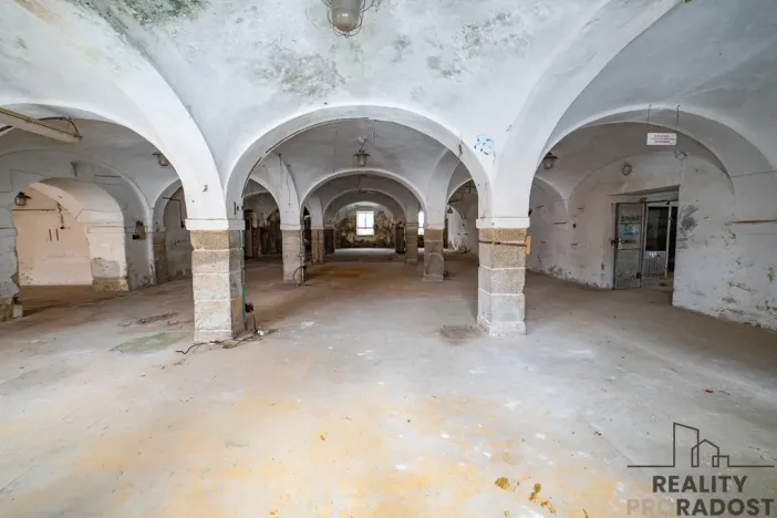 Prodej komerční nemovitosti, Chudenice, Mírové nám., 1906 m2