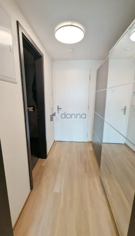 Pronájem bytu 1+kk, Praha, Poděbradská, 35 m2