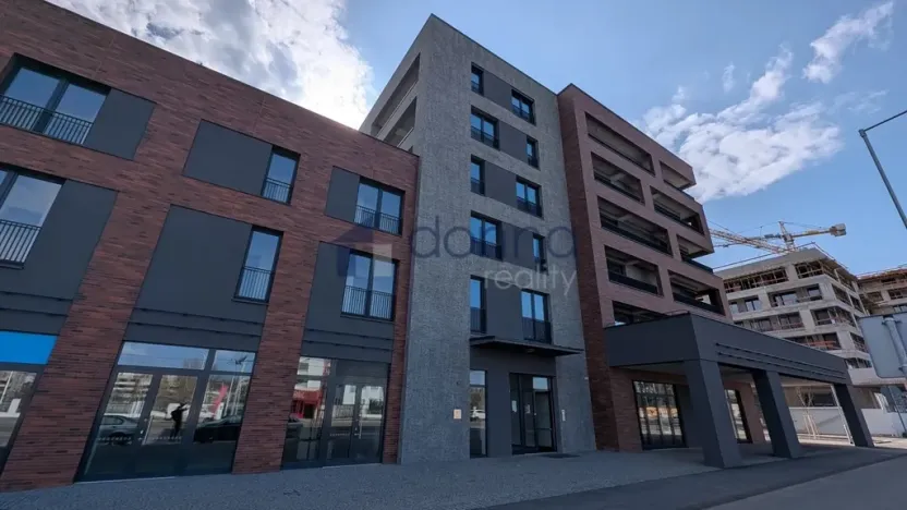 Pronájem bytu 1+kk, Praha, Poděbradská, 35 m2