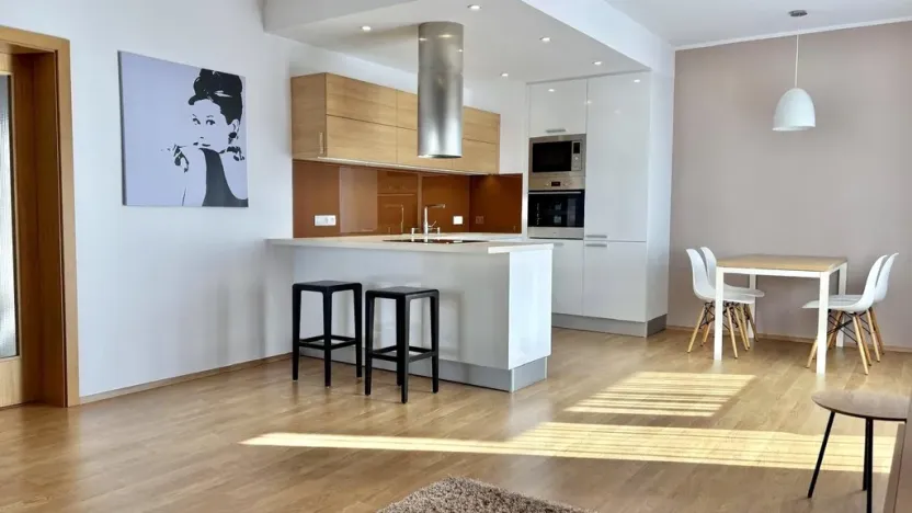 Pronájem bytu 2+kk, Praha - Horní Měcholupy, Hornoměcholupská, 66 m2