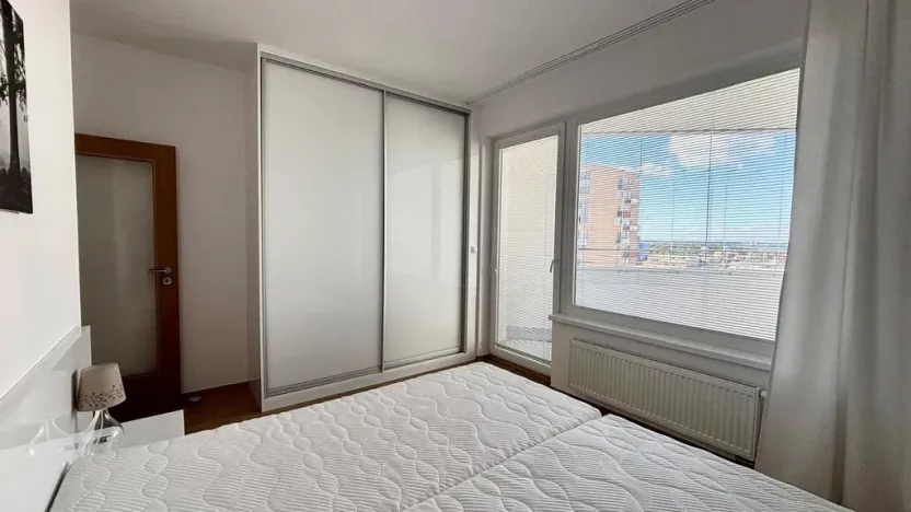 Pronájem bytu 2+kk, Praha - Horní Měcholupy, Hornoměcholupská, 66 m2