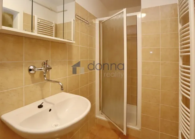 Pronájem bytu 3+kk, Praha, Rumunská, 68 m2