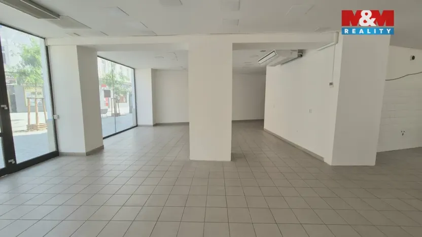 Pronájem obchodního prostoru, Kladno, Komenského, 121 m2