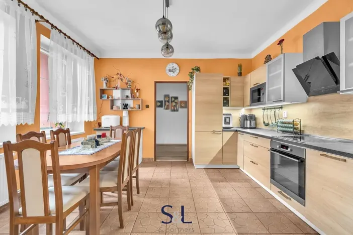 Prodej rodinného domu, Mimoň, nám. 1. máje, 256 m2