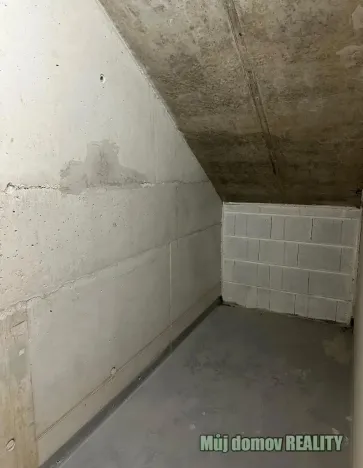 Pronájem obchodního prostoru, Praha - Žižkov, Hartigova, 53 m2