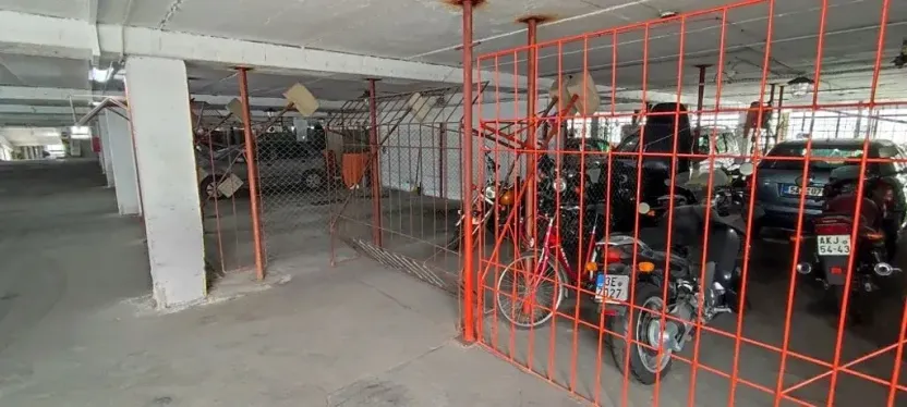 Prodej garážového stání, Praha - Střížkov, Lovosická, 18 m2