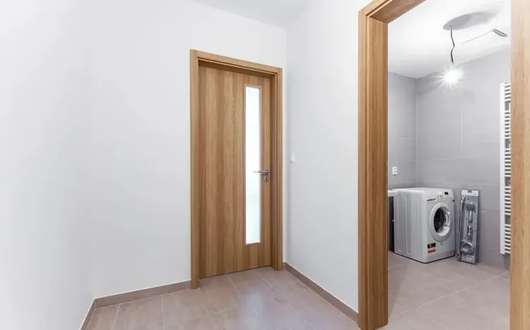 Pronájem bytu 2+kk, Praha - Vysočany, Strnadových, 55 m2