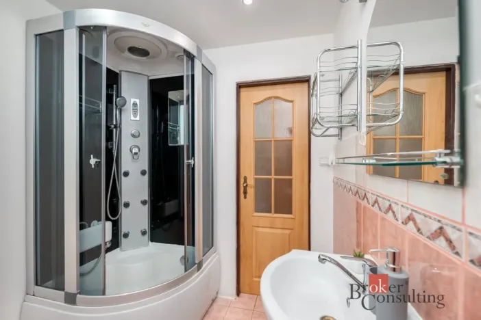 Prodej bytu 4+1, Liberec - Liberec VI-Rochlice, Dobiášova, 98 m2