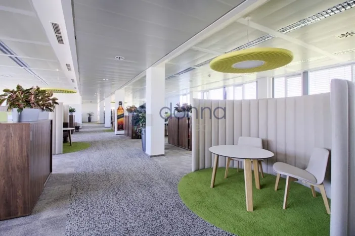 Pronájem kanceláře, Praha, Pekařská, 326 m2