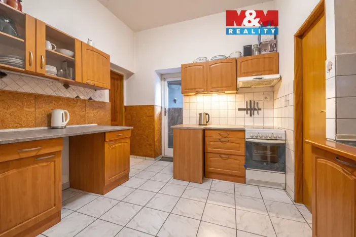 Prodej bytu 3+1, Nový Bor - Arnultovice, Gen. Svobody, 183 m2