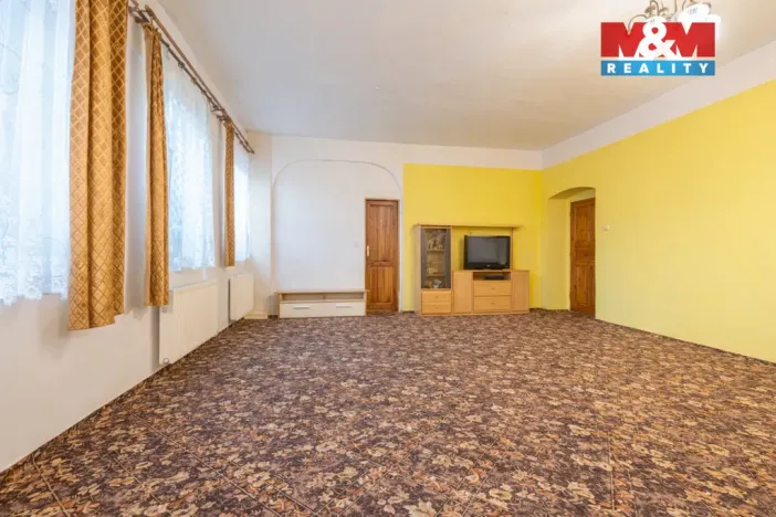 Prodej bytu 3+1, Nový Bor - Arnultovice, Gen. Svobody, 183 m2